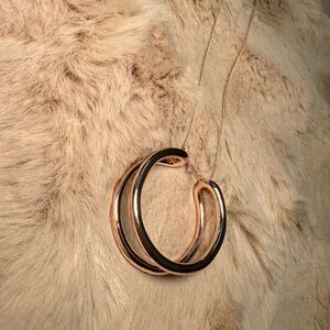 Elegant Two-Tone Hoop Necklace - Rose Gold & Black